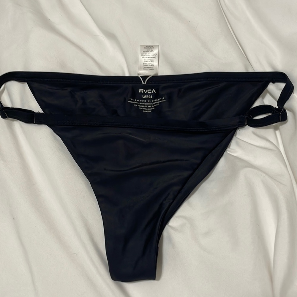 RVCA Swim bottoms. Black. Size L. String adjustable sides